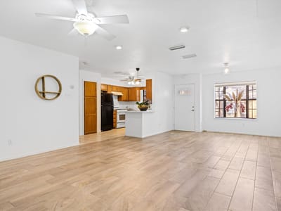 Photo 4 of 16 at 2301 Lawnmont Ave Unit #1 - 2 bed 2 bath home