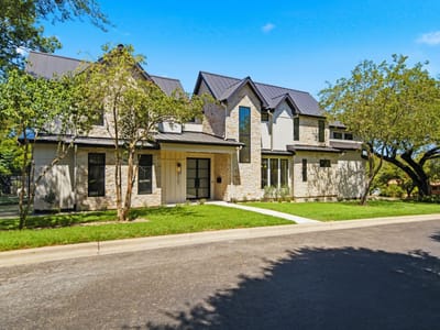 Property photo 2 at 2301 Westworth CIR - 5 bed 4 bath home