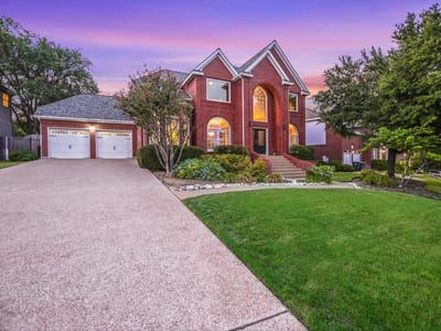 Property photo 2 at 2302 Cliffs Edge DR - 4 bed 3 bath home