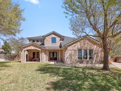 Living area at 2304 Brittway LN - 4 bed 3 bath home