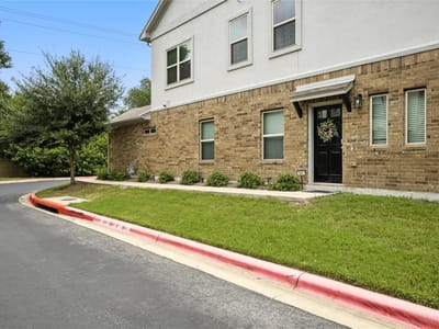 Living area - 2304 S Lakeline Blvd Unit #501 Living area at 2304 S Lakeline Blvd Unit #501 - 3 bed 2 bath home