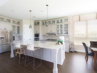 Living area at 2305 Millbrook LOOP - 4 bed 3 bath home