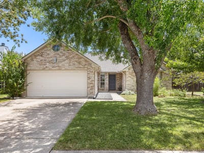 Living area at 2305 Willow WAY - 3 bed 2 bath home