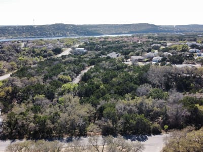 Living area at 2306 Newton Dr - Highland Lake Estates Sec 30, Lago Vista, TX