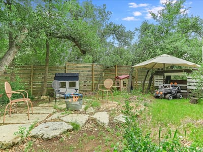 Living area at 2308 Rain Water Dr - Apache Shores Sec 02, Austin, TX