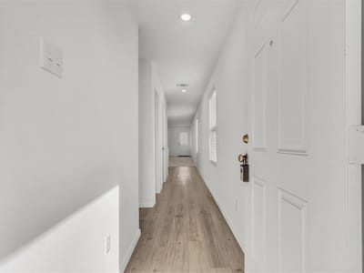 Property photo 5 at 231 Gabbro GDNS - 4 bed 2 bath home