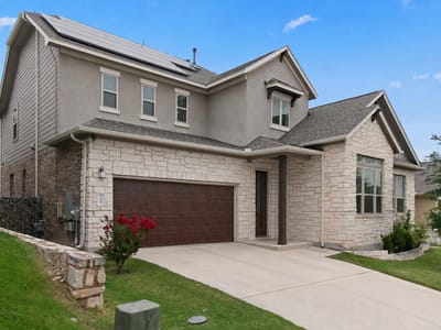 Living area at 231 Village Oaks - 4 bed 3 bath home