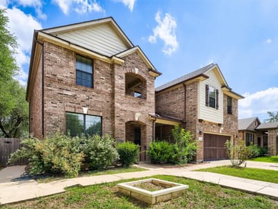 Property photo 3 at 2310 McKendrick DR - 5 bed 3 bath home
