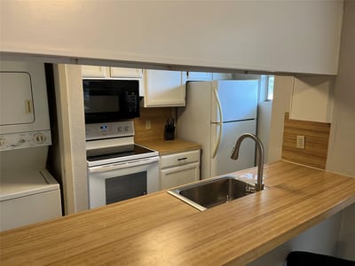 Property photo 5 at 2311 W Nueces ST Unit #301 - 1 bed 1 bath home