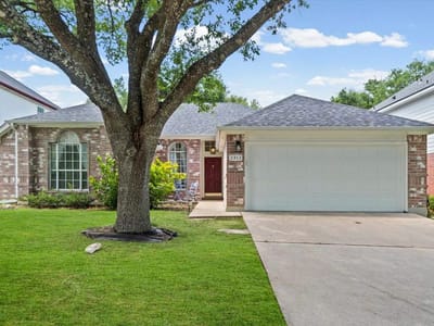 Living area at 2312 Mockingbird DR - 4 bed 2 bath home