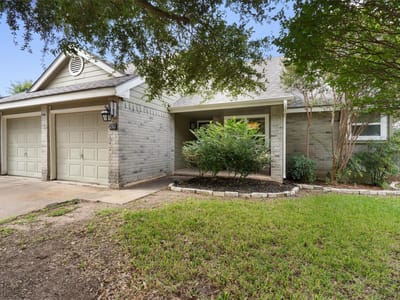 Photo 4 of 30 at 2312 Windrift WAY - 3 bed 2 bath home