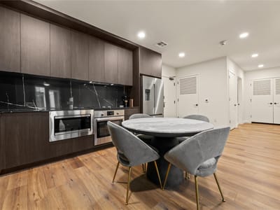 Property photo 4 at 2323 S Lamar BLVD Unit #206 - 2 bed 2 bath home
