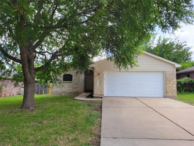 Living area at 2328 Friarcreek LOOP - 3 bed 2 bath home