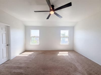 Property photo 4 at 233 Atwood LOOP - 4 bed 2 bath home