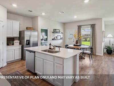 Living area at 233 SOUTHRIDGE Trl - 3 bed 2 bath home