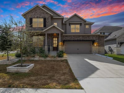 Photo 3 of 39 at 2332 Lost Woods BND - 5 bed 4 bath home