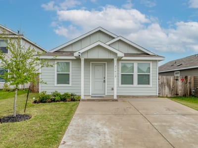 Living area at 23412 Tiny Moons WAY - 4 bed 2 bath home