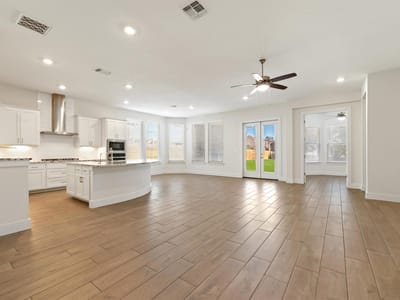 Photo 4 of 40 at 2345 Airport DR - 5 bed 3 bath home