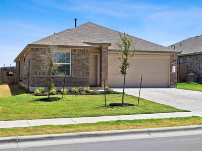 Living area at 237 Escondido CIR - 4 bed 3 bath home
