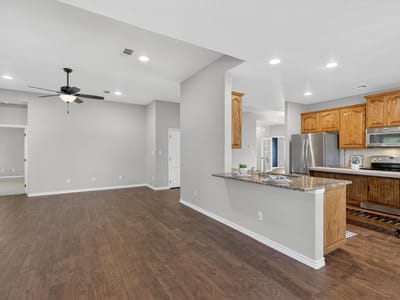 Living area at 237 Meadowlakes Dr - 4 bed 2 bath home