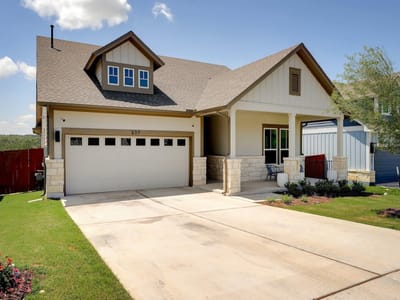 Living area at 237 Moonlit Stream Pass - 4 bed 3 bath home