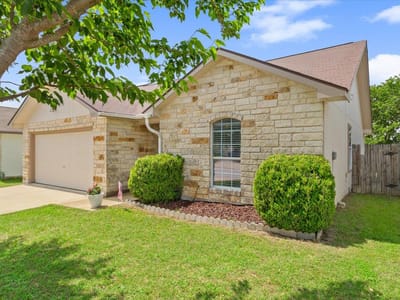 Kitchen at 237 Moonstone Dr - 3 bed 2 bath home