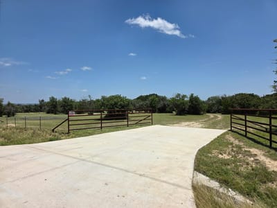 Living area at 237 Oak Glen LN - Miller Crk Ranch Ph 4, Briggs, TX
