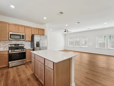 Property photo 5 at 238 Bay Breeze DR - 3 bed 2 bath home