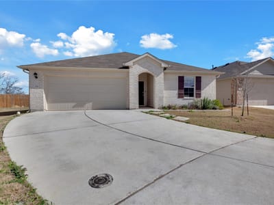 Property photo 2 at 238 Sickle LOOP - 4 bed 2 bath home
