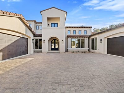 Living area at 240 La Serena Loop - 5 bed 5 bath home