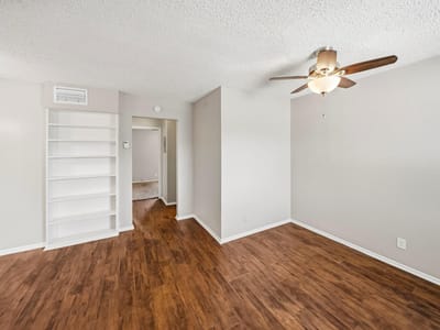 Photo 3 of 21 at 2401 Manor RD Unit #222 - 2 bed 1 bath home