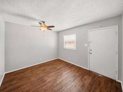 Photo 4 of 21 at 2401 Manor RD Unit #222 - 2 bed 1 bath home