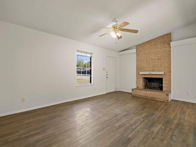 Property photo 2 at 2402 Cottonwood DR - Crestview Add, Georgetown, TX