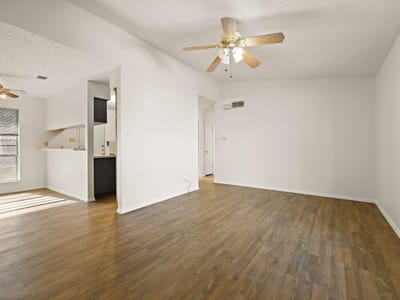 Property photo 3 at 2402 Cottonwood DR - Crestview Add, Georgetown, TX
