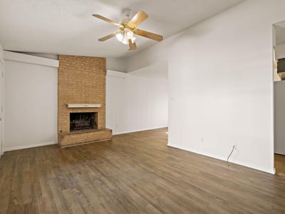 Property photo 4 at 2402 Cottonwood DR - Crestview Add, Georgetown, TX