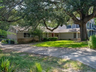 Property photo 2 at 2402 Elmglen DR - 3 bed 2 bath home