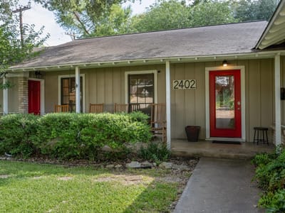 Property photo 3 at 2402 Elmglen DR - 3 bed 2 bath home