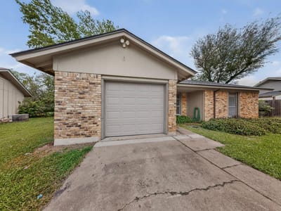Kitchen at 2404 Aldford DR - 3 bed 1 bath home