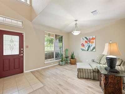 Living area at 2405 Rachel CT - 4 bed 2 bath home