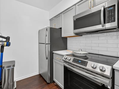 Photo 2 of 19 at 2408 Longview ST Unit #109 - 2 bed 1 bath home