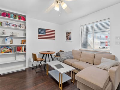 Photo 5 of 19 at 2408 Longview ST Unit #109 - 2 bed 1 bath home