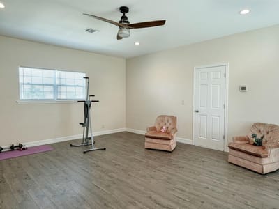 Primary bedroom at 2409 Pecan ST - 3 bed 3 bath home