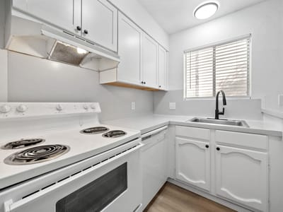 Primary bedroom at 2410  Longview St  #D-202 - 1 bed 1 bath home