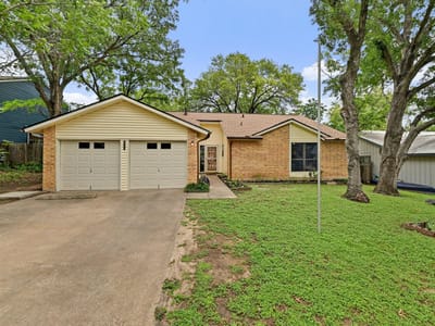 Living area at 2411 Roehampton DR - 3 bed 2 bath home