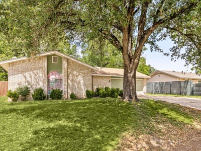 Property photo 2 at 2412 E Stassney LN - 3 bed 2 bath home