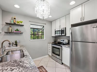 Property photo 4 at 2412 Enfield RD Unit #8 - 1 bed 1 bath home