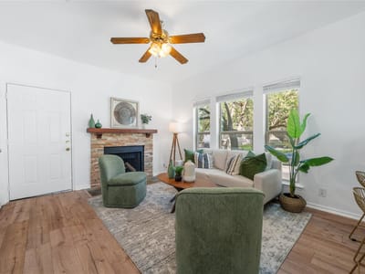 Primary bedroom - 2414 Longview St Unit #101 Primary bedroom at 2414 Longview St Unit #101 - 2 bed 1 bath home