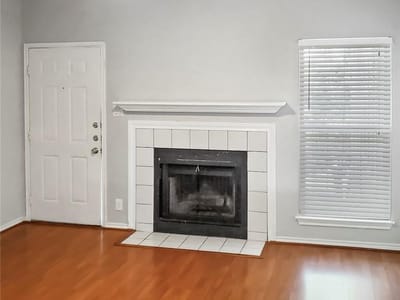 Living area at 2414 Longview St Unit #206 - 2 bed 2 bath home