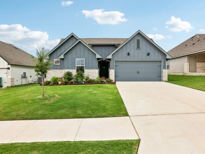 Living area at 2416 Muscovy DR - 3 bed 2 bath home