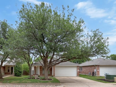 Living area at 2418 Socorro BND - 3 bed 2 bath home